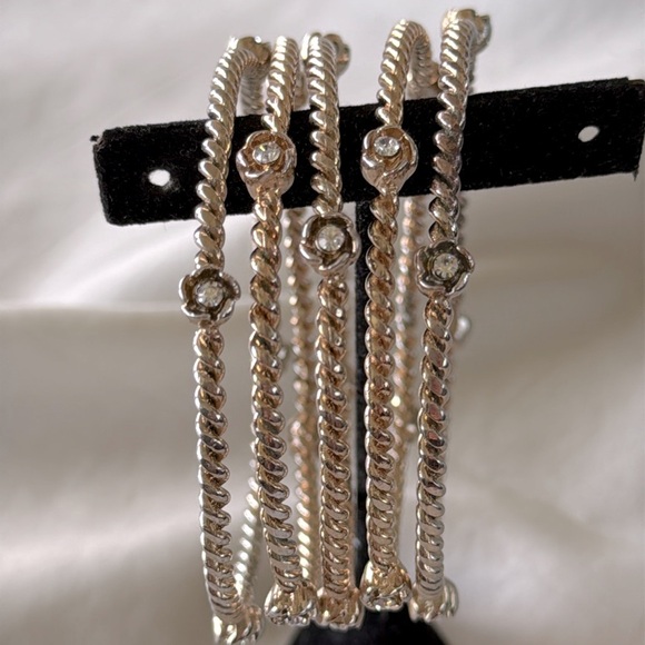 Elegant Gold Cable Bangle Set Rhinestone Flower Accents Set of 5 - Picture 9 of 11